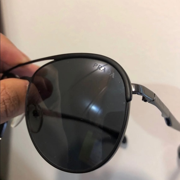 Prada sunglasses - Picture 3 of 8